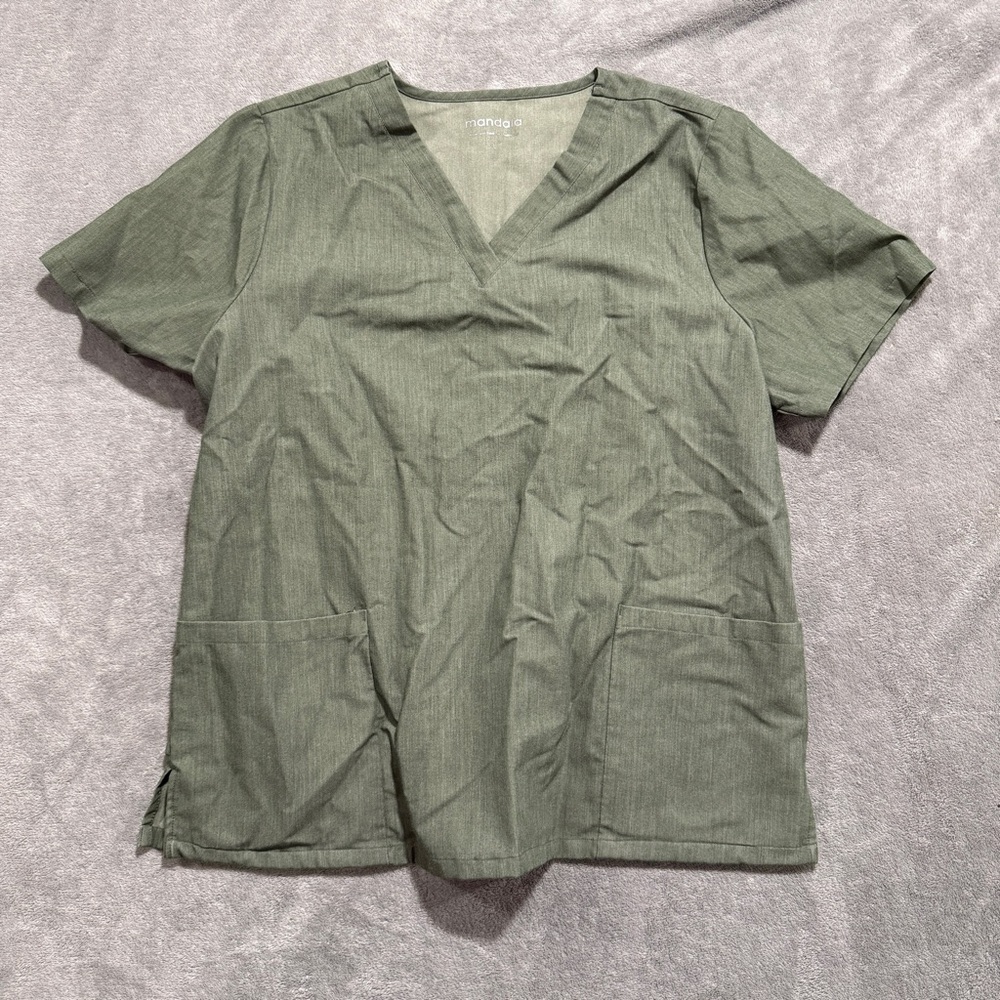 Mandala V-Neck Short Sleeve Medical Scrub Top - Olive Green women’s size Large